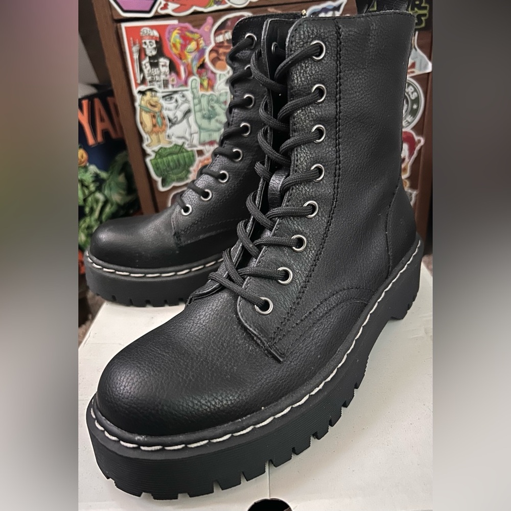 Union Bay Combat Boots - Women’s Size 6